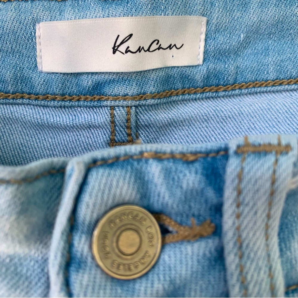 KanCan Distressed 5-pocket Jeans ( Size 0/23) Awesome Look with Anything!